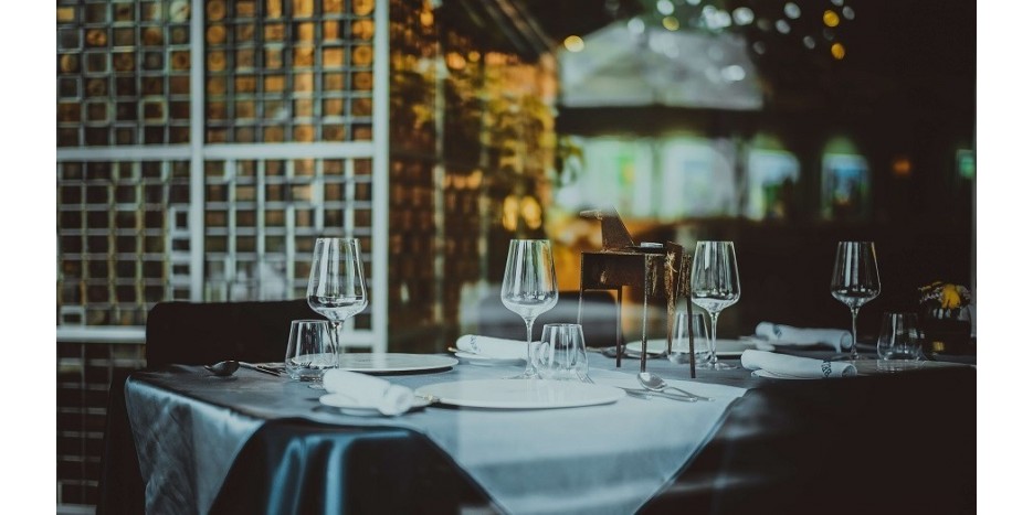 Restorano stalų dekoras: kaip sužavėti svečius?
