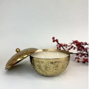 Žvakė inde su dangčiu GOLD OUD/GREEN TEA CANDLE, auksinės sp., Ø 13 cm