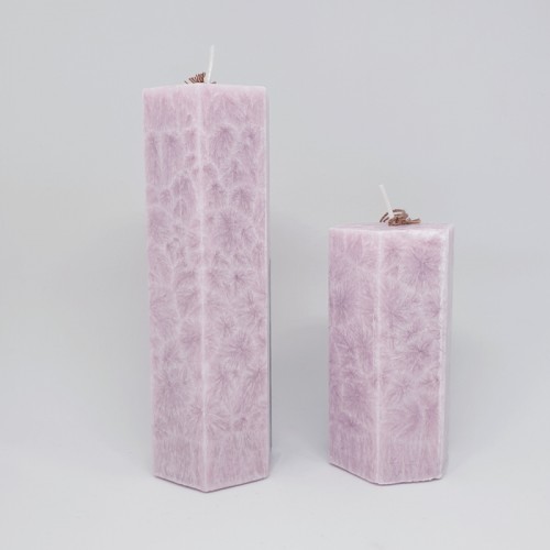 Rožinė šešiakampė žvakė Baltic Candles, 10 cm