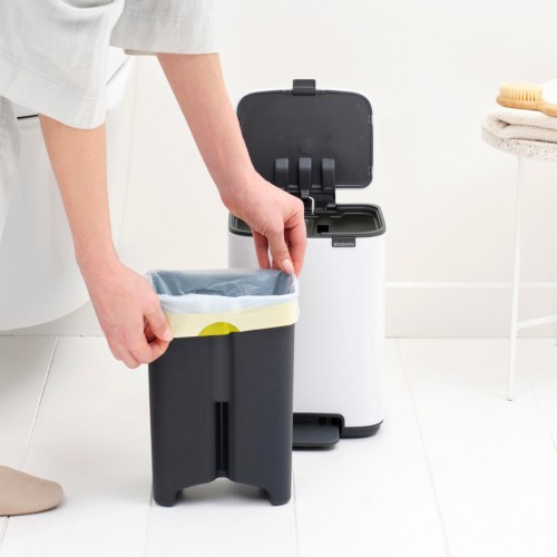 Šiukšlių dėžė Brabantia Bo, baltos sp., 4 L