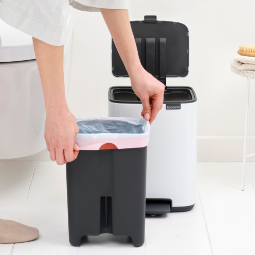 Šiukšlių dėžė Brabantia Bo, baltos sp., 7 L
