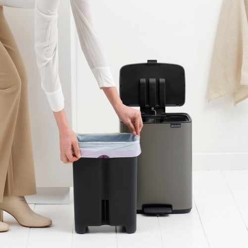 Šiukšlių dėžė Brabantia Bo, platininės sp., 12 L