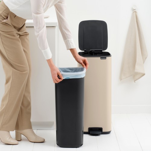 Šiukšlių dėžė Brabantia Bo, smėlio sp., 30 L