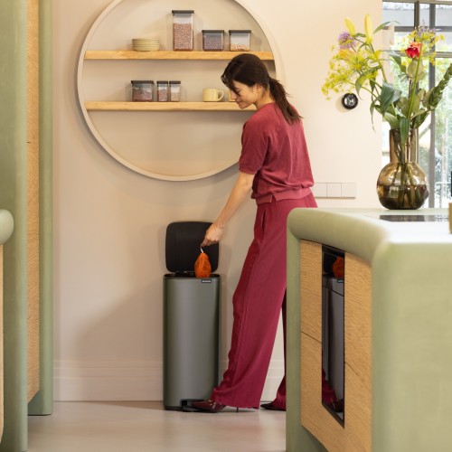 Šiukšlių dėžė Brabantia Bo, platininės sp., 30 L