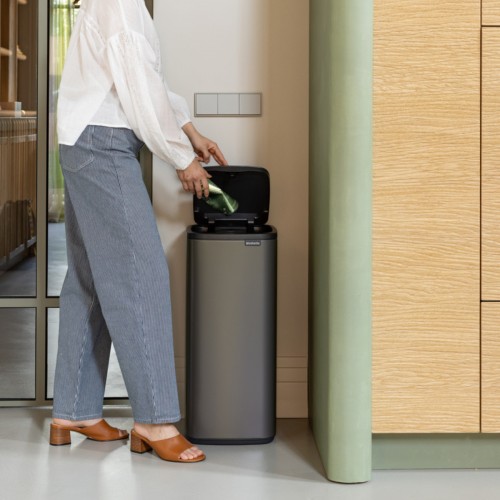Šiukšlių dėžė Brabantia Bo Touch, platininės sp., 30 L