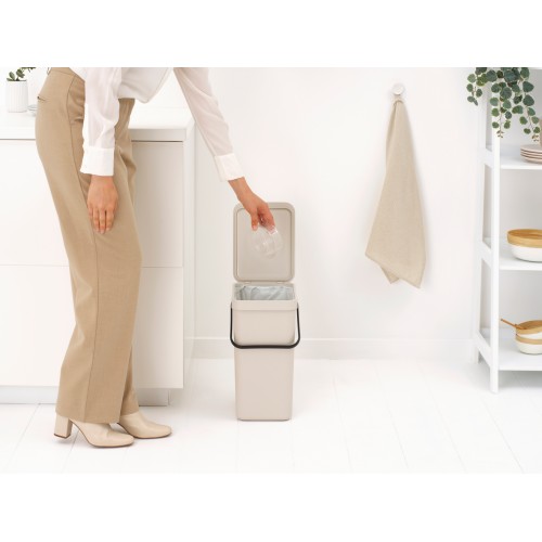 Šiukšlių dėžė Brabantia SORT & GO, smėlio sp., 16 L